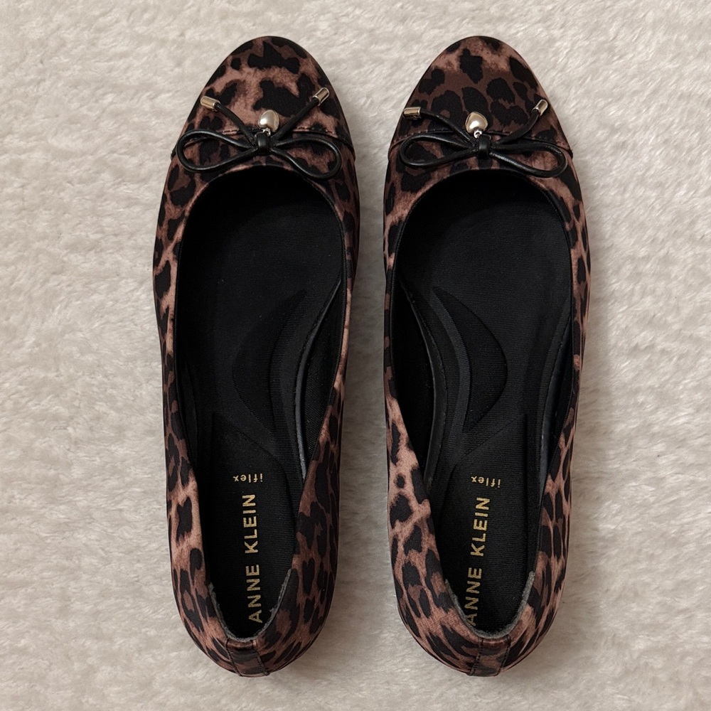 Anne Klein Women's Luci Ballet Flats in Leopard Print - Picture 4 of 8
